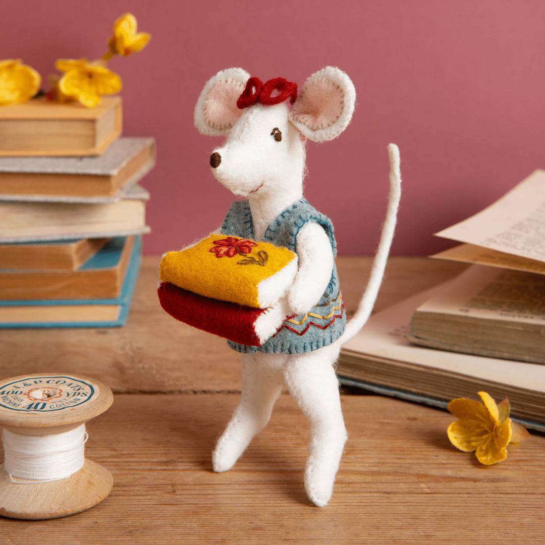 Kit # 8044C - Embroidery Little Mouse Librarian