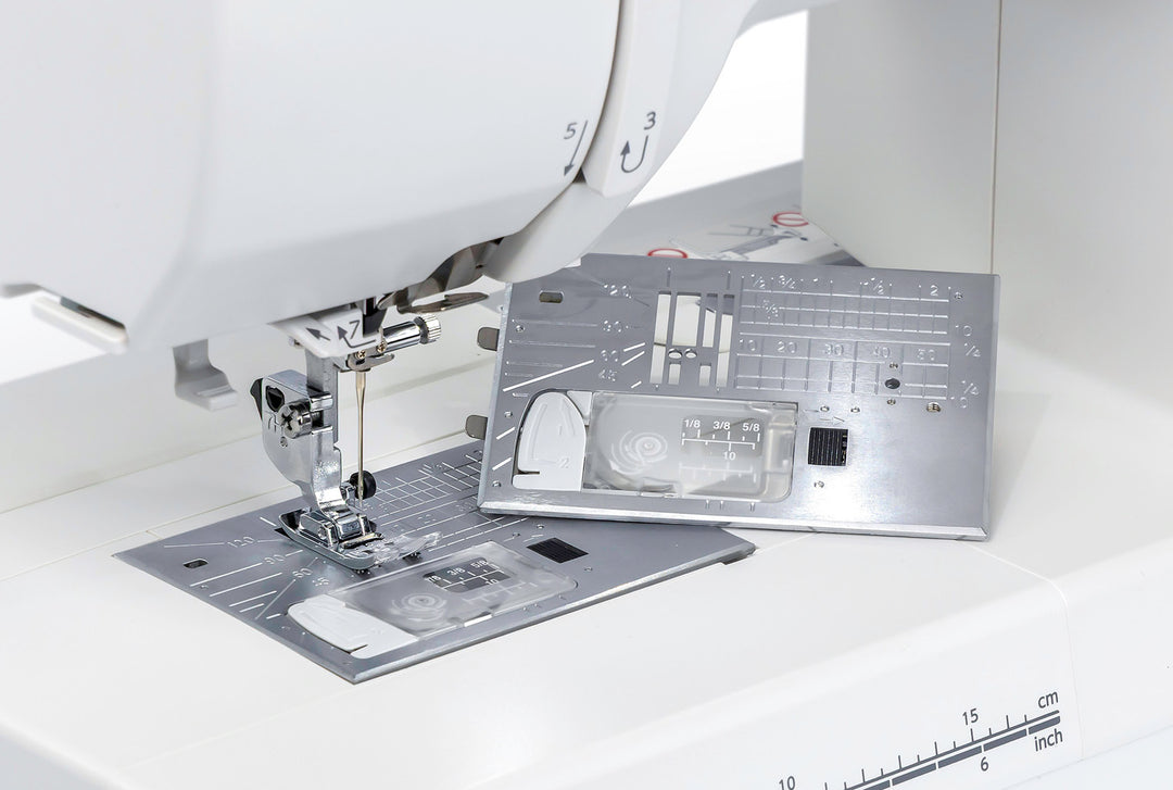 Janome MC1000 - Sewing Machine and Embroidery Combo