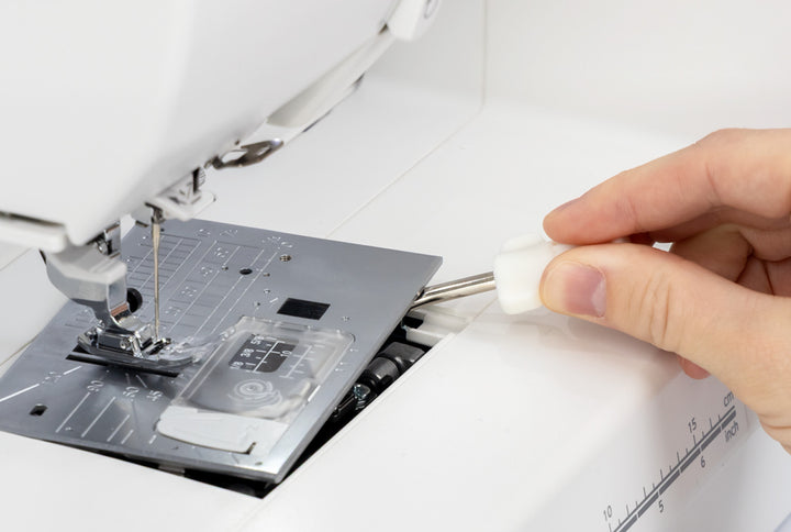 Janome MC1000 - Sewing Machine and Embroidery Combo