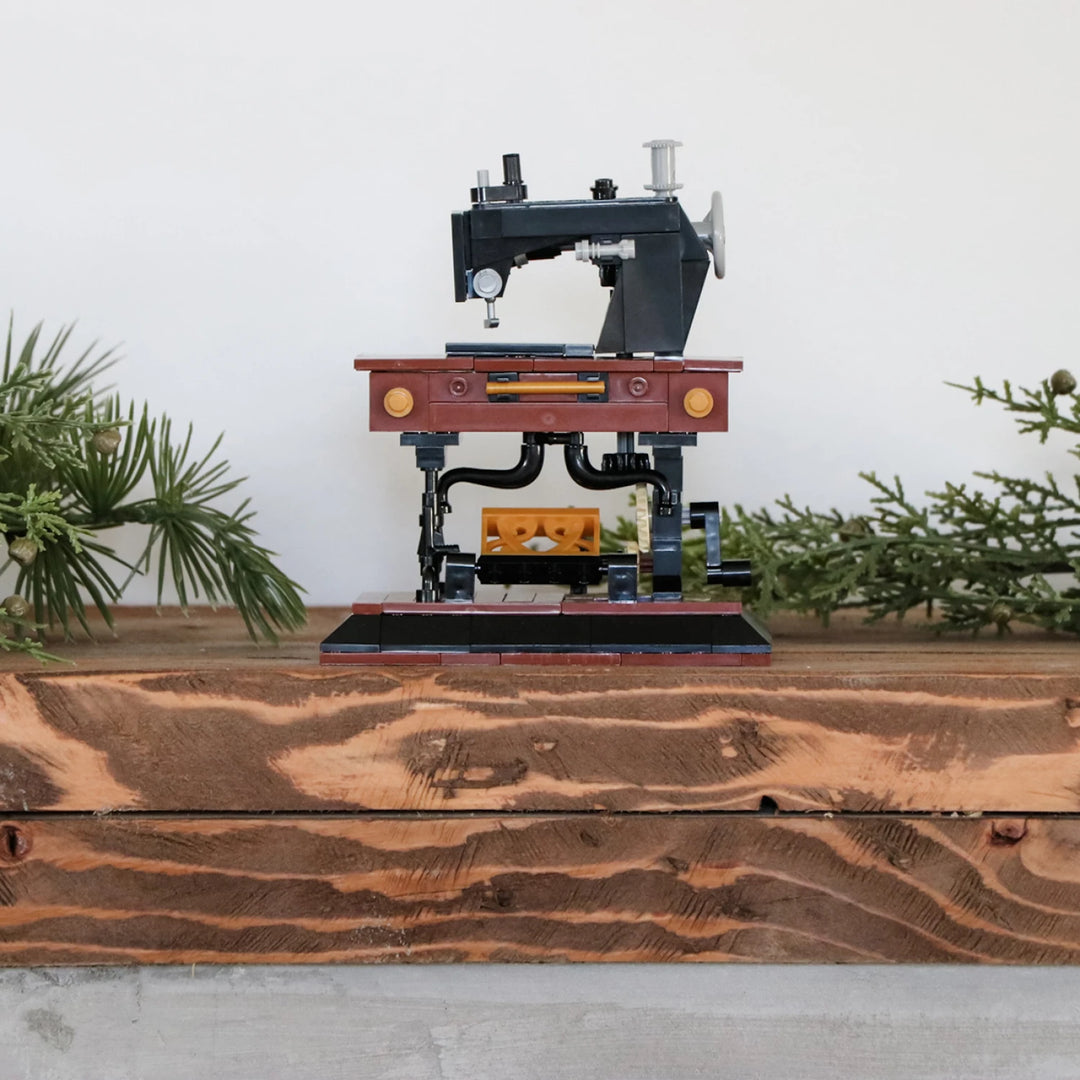 Vintage Sewing Machine - 250 Piece - Building Block Set