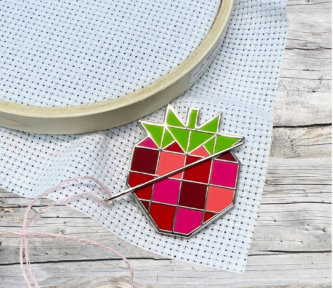 Strawberry Patch Enamel Needle Minder