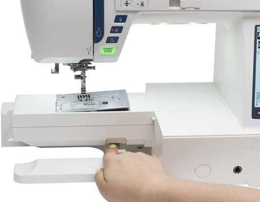 Janome Skyline S9 - Sewing and Embroidery