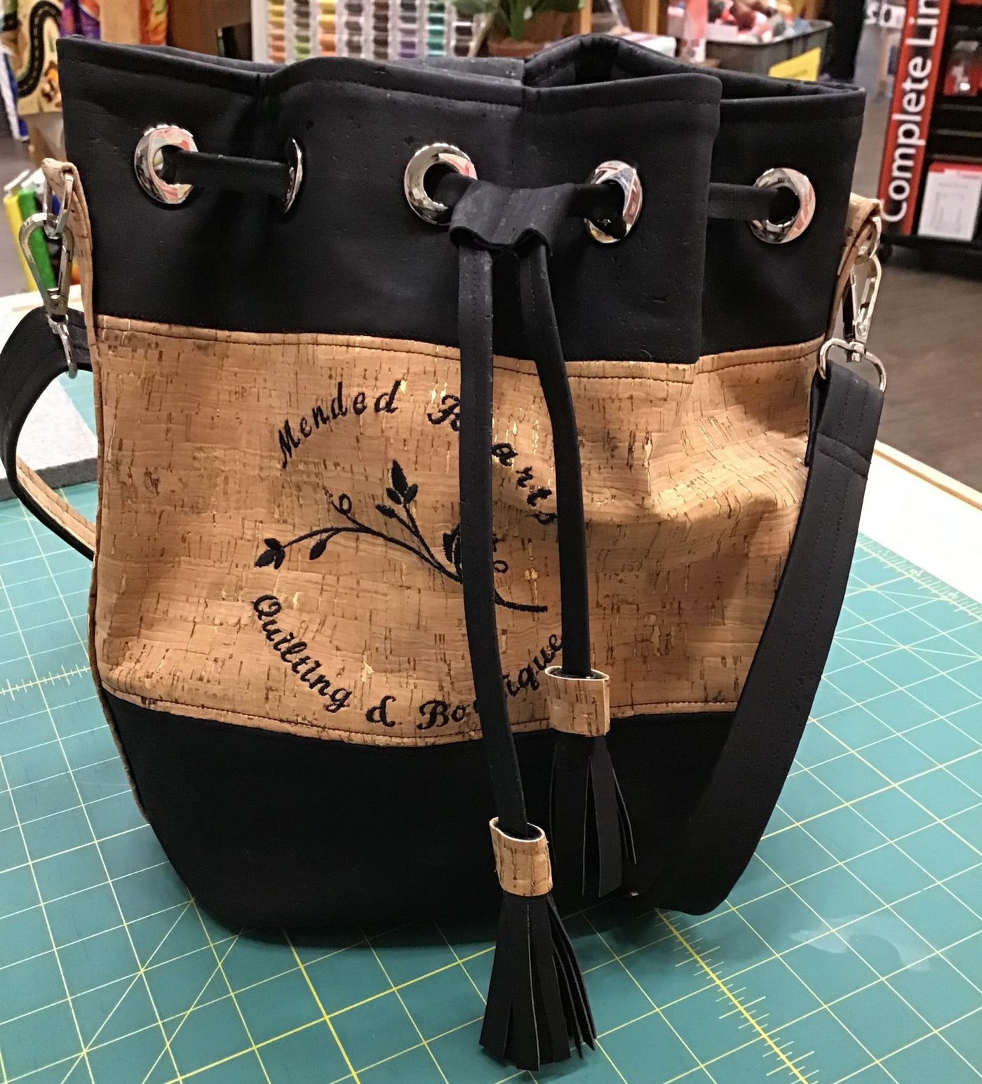 Kit 1008 Magnolia Cork Bag